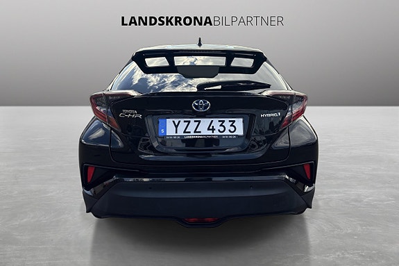 Toyota C-HR 6 of 27