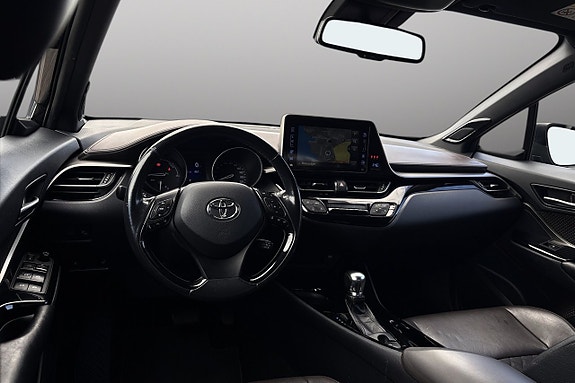 Toyota C-HR 13 of 27