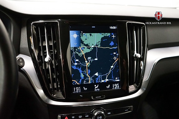 Volvo V60 Cross Country 16 of 23