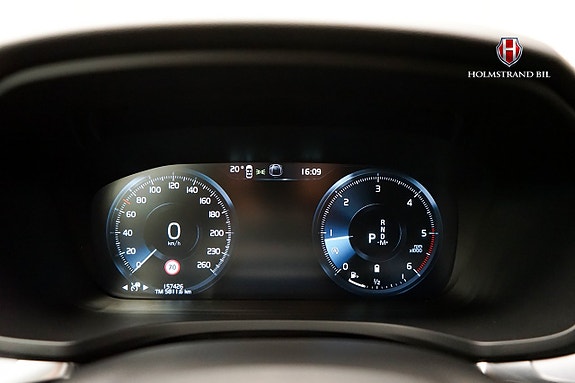 Volvo V60 Cross Country 14 of 23