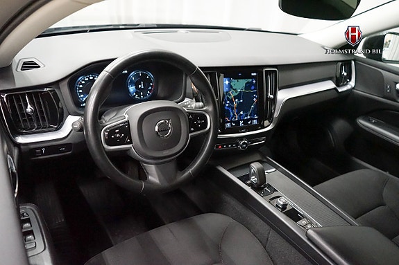 Volvo V60 Cross Country 8 of 23