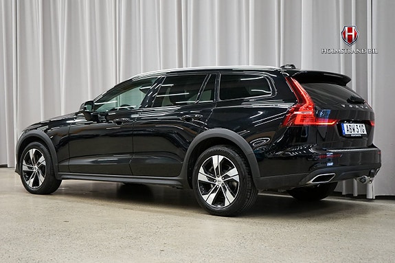 Volvo V60 Cross Country 4 of 23