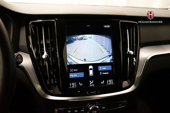Volvo V60 Cross Country 15 of 23