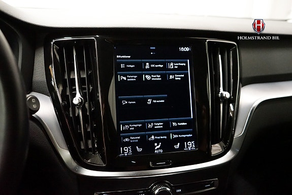 Volvo V60 Cross Country 19 of 23