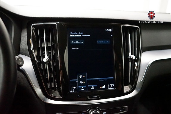 Volvo V60 Cross Country 17 of 23