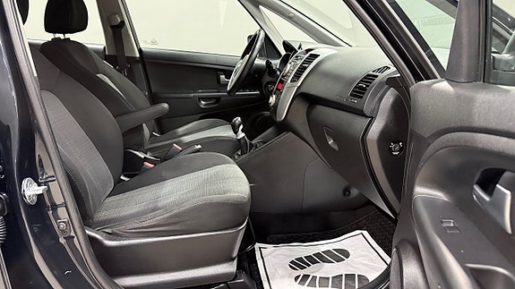 Kia Venga 10 of 15
