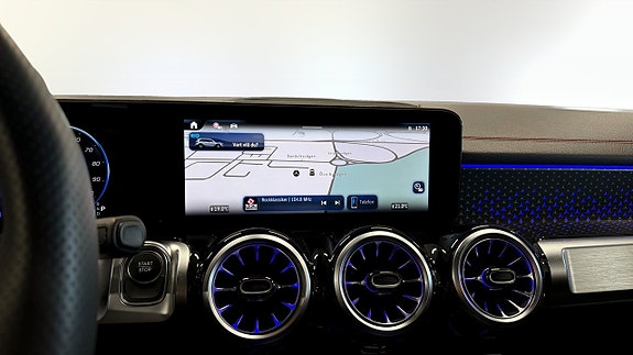 Mercedes-Benz EQB250+ 12 of 20