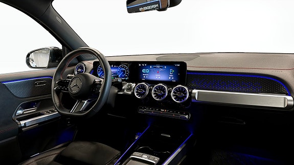 Mercedes-Benz EQB250+ 3 of 20