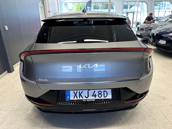 Kia EV6 7 of 21