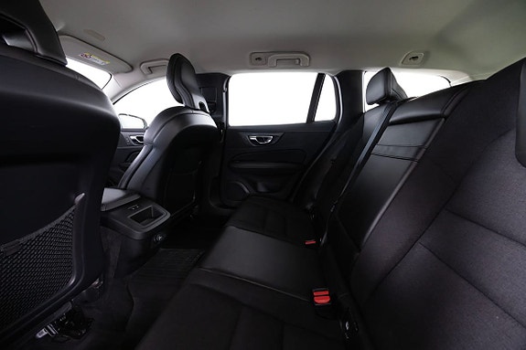 Volvo V60 17 of 23