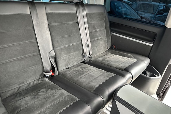 Volkswagen Multivan 28 of 30