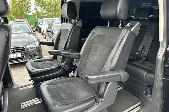 Volkswagen Multivan 26 of 30