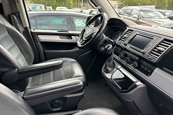 Volkswagen Multivan 25 of 30