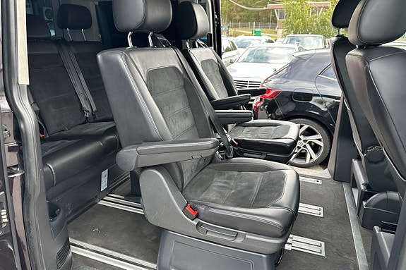 Volkswagen Multivan 27 of 30