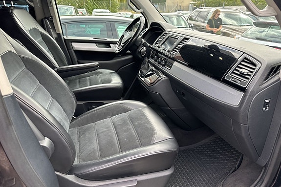 Volkswagen Multivan 22 of 30