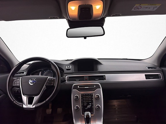 Volvo V70 13 of 29