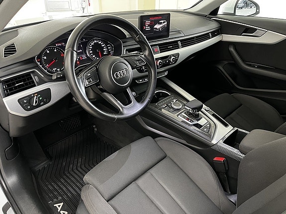 Audi A4 11 of 24