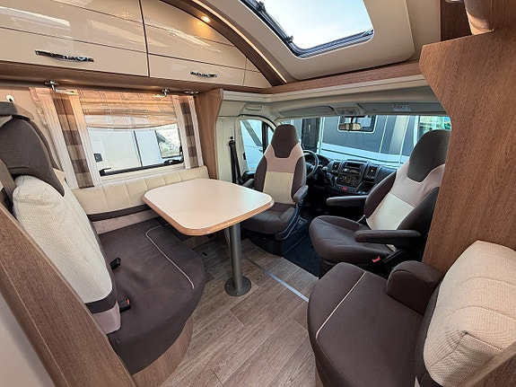 Dethleffs Esprit T 7150 ( 148HK ) Queensbed! Ugn! Inverter! Stor lounge! 1069kg lastvikt! 2 of 20