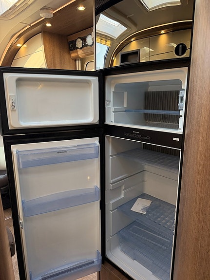 Dethleffs Esprit T 7150 ( 148HK ) Queensbed! Ugn! Inverter! Stor lounge! 1069kg lastvikt! 9 of 20