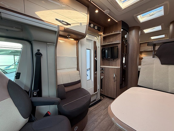 Dethleffs Esprit T 7150 ( 148HK ) Queensbed! Ugn! Inverter! Stor lounge! 1069kg lastvikt! 4 of 20