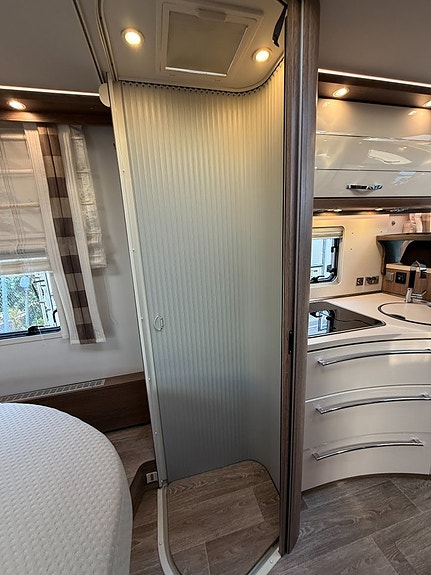 Dethleffs Esprit T 7150 ( 148HK ) Queensbed! Ugn! Inverter! Stor lounge! 1069kg lastvikt! 13 of 20