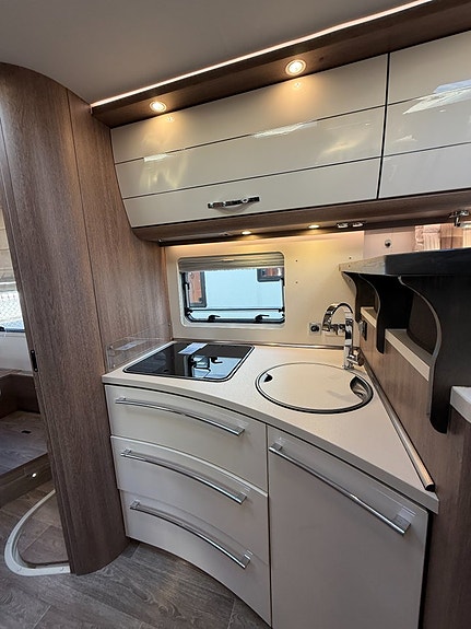 Dethleffs Esprit T 7150 ( 148HK ) Queensbed! Ugn! Inverter! Stor lounge! 1069kg lastvikt! 7 of 20