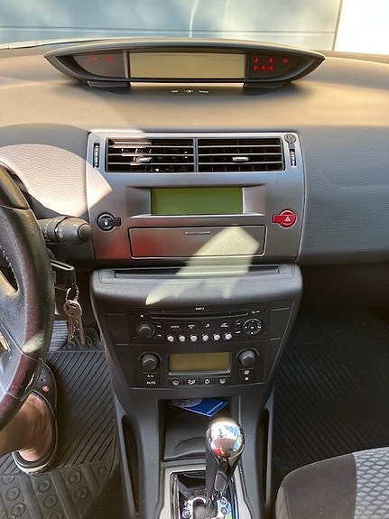 Citroen C4 11 of 12