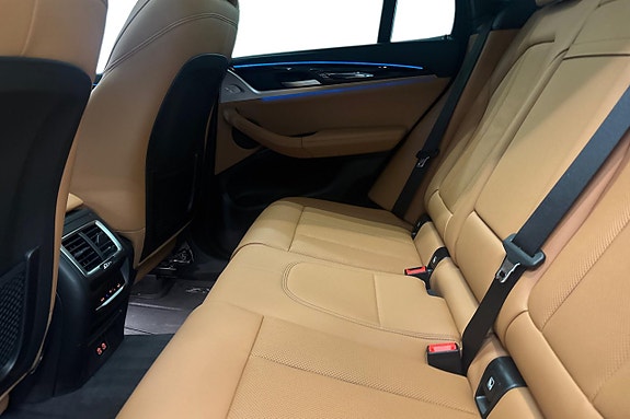 BMW iX3 11 of 19