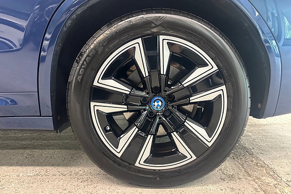 BMW iX3 16 of 19
