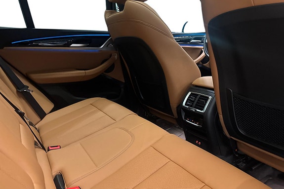 BMW iX3 7 of 19
