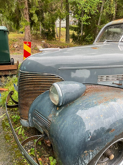 Chevrolet Deluxe 3 of 3