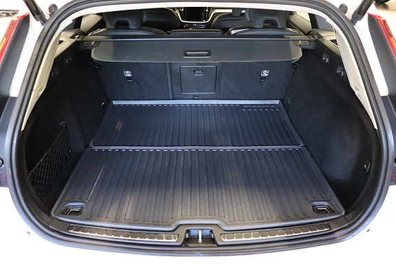 Volvo V60 Cross Country 6 of 30