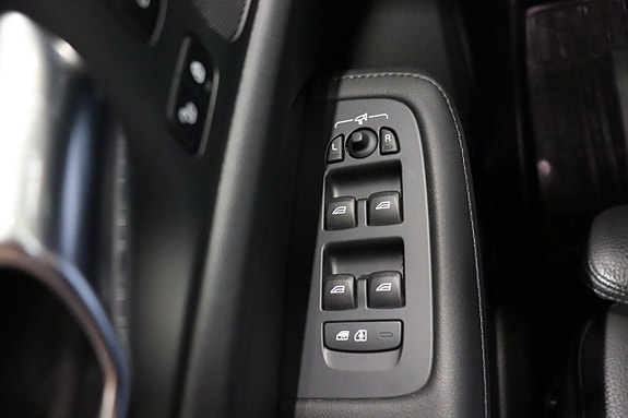 Volvo V60 Cross Country 20 of 30