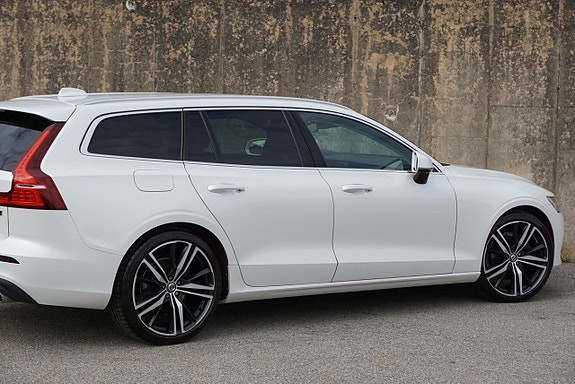 Volvo V60 12 of 30