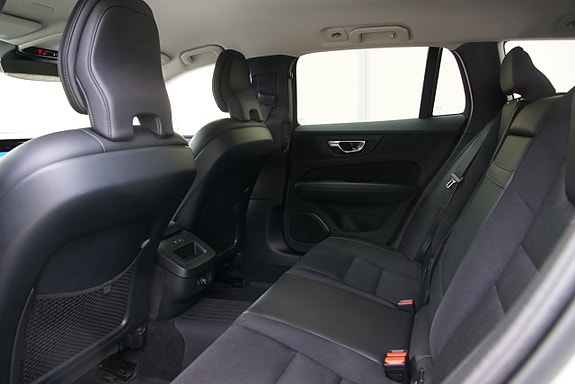 Volvo V60 14 of 30