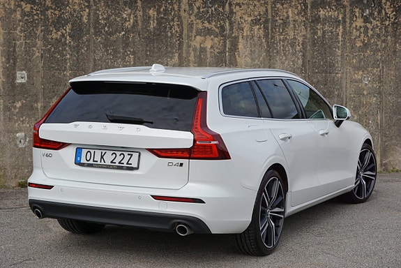 Volvo V60 11 of 30