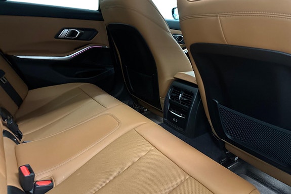 BMW 330e 7 of 20