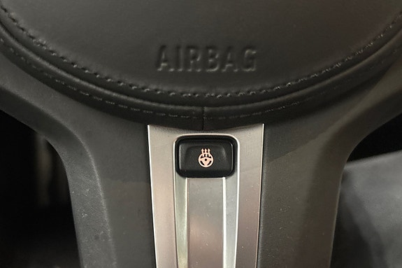 BMW 330e 15 of 20