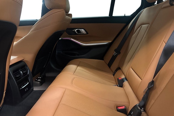 BMW 330e 11 of 20