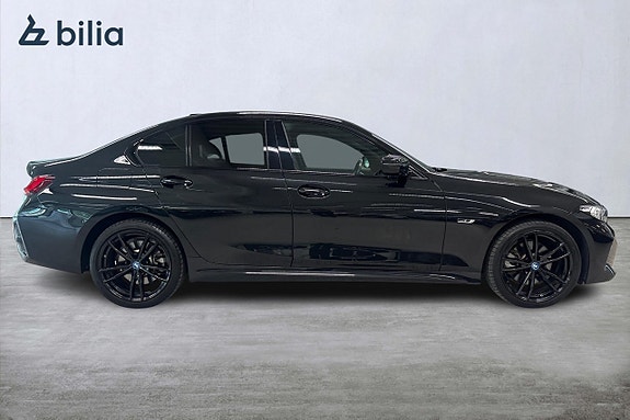 BMW 330e 18 of 20