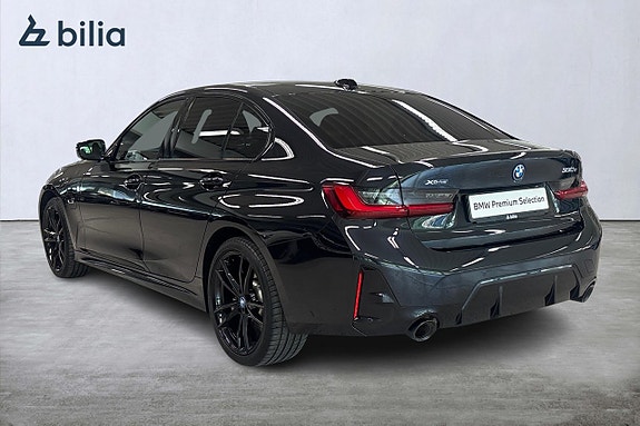 BMW 330e 2 of 20