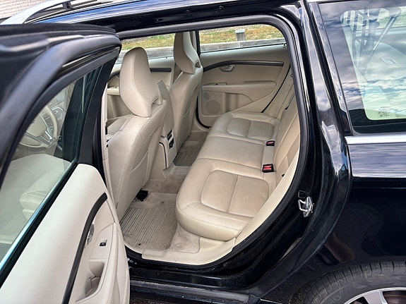 Volvo V70 4 of 7