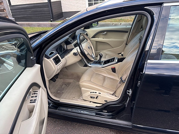 Volvo V70 5 of 7