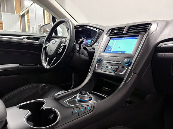 Ford Mondeo 23 of 30
