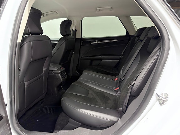 Ford Mondeo 27 of 30