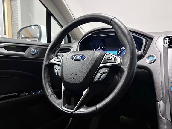 Ford Mondeo 22 of 30