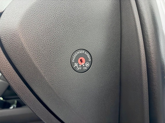 Ford Mondeo 26 of 30