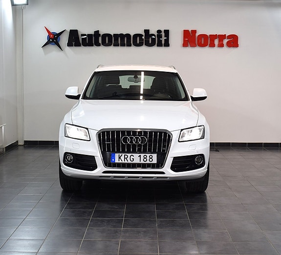 Audi Q5 2 of 24