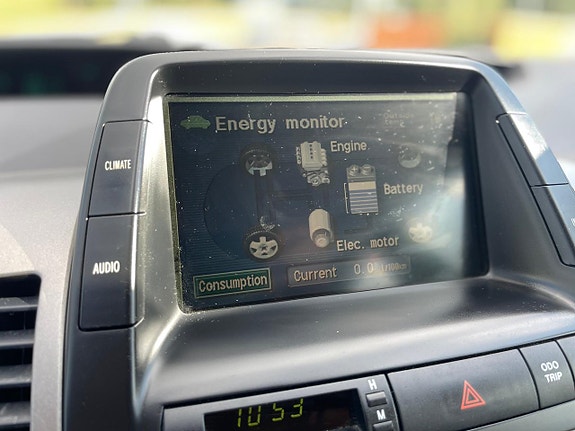 Toyota Prius 11 of 17