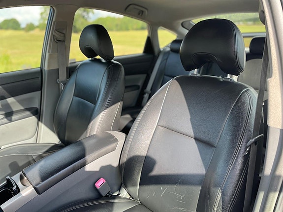Toyota Prius 15 of 17